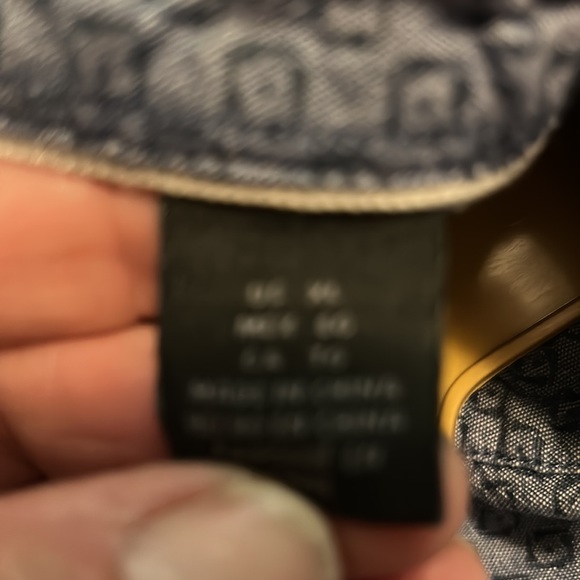 This a large very nice shirt - Picture 3 of 4